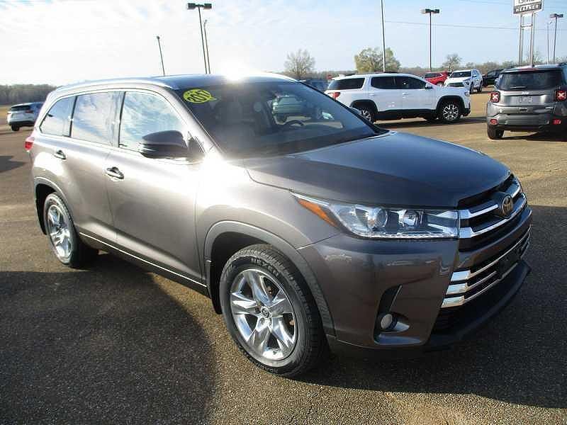 2017 TOYOTA Highlander
