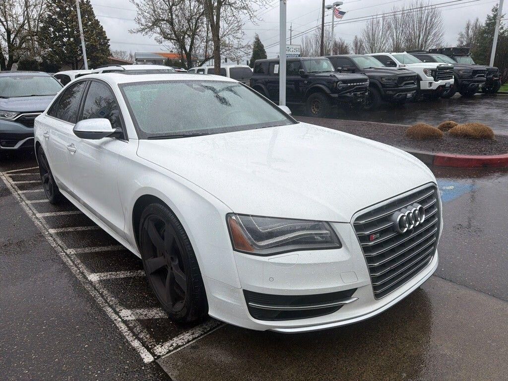 2014 AUDI S8