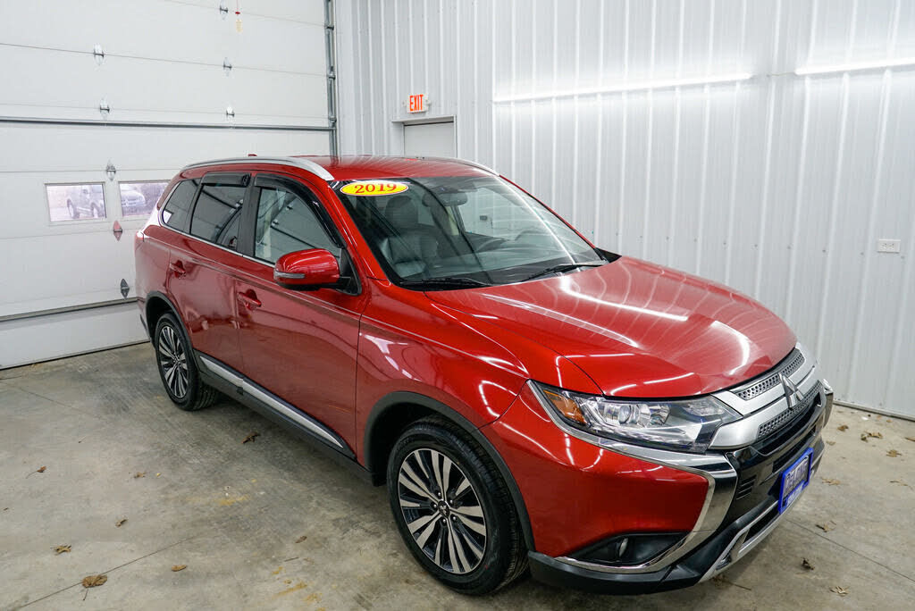 2019 MITSUBISHI Outlander