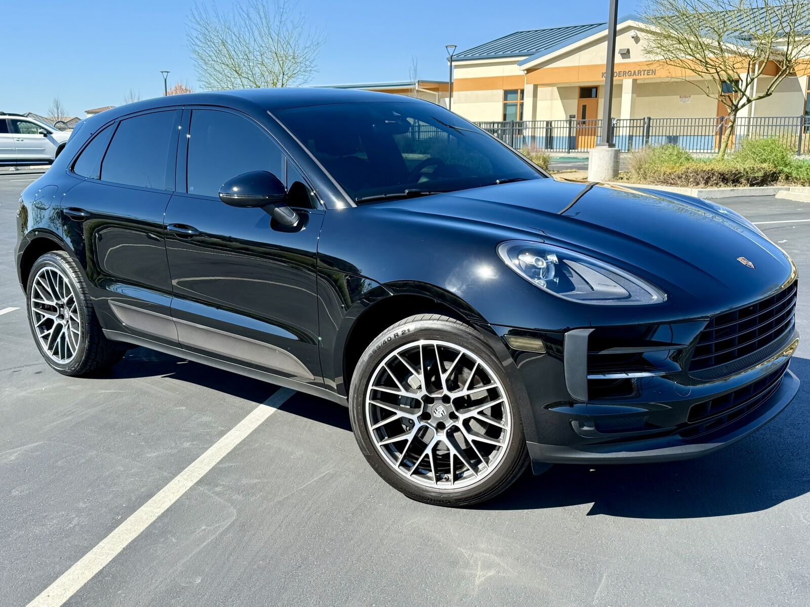 2021 PORSCHE Macan