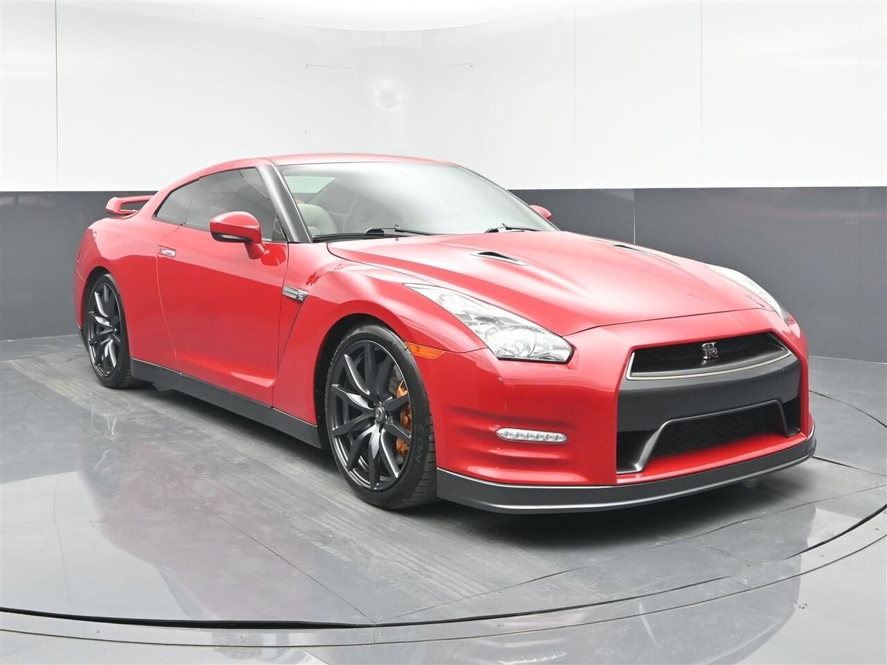 2013 NISSAN GT-R