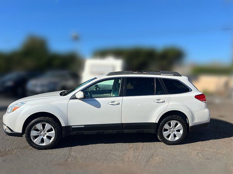 2011 SUBARU Outback