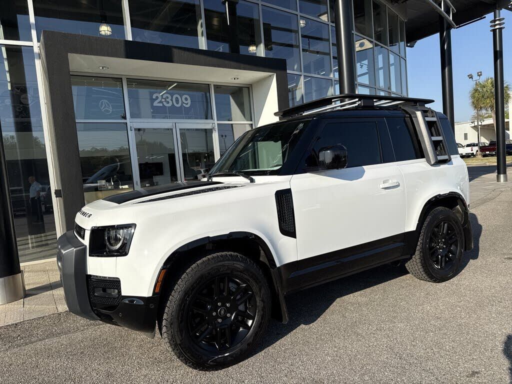 2023 LAND ROVER Defender
