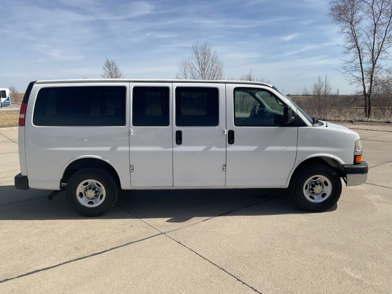 2011 CHEVROLET Express