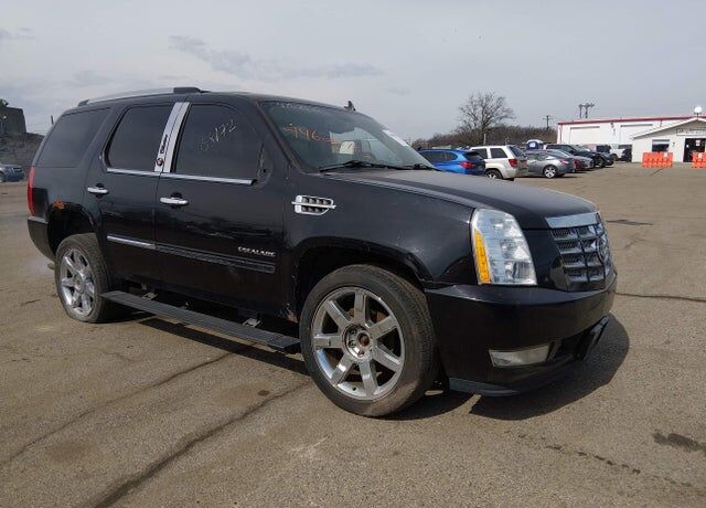2011 CADILLAC Escalade