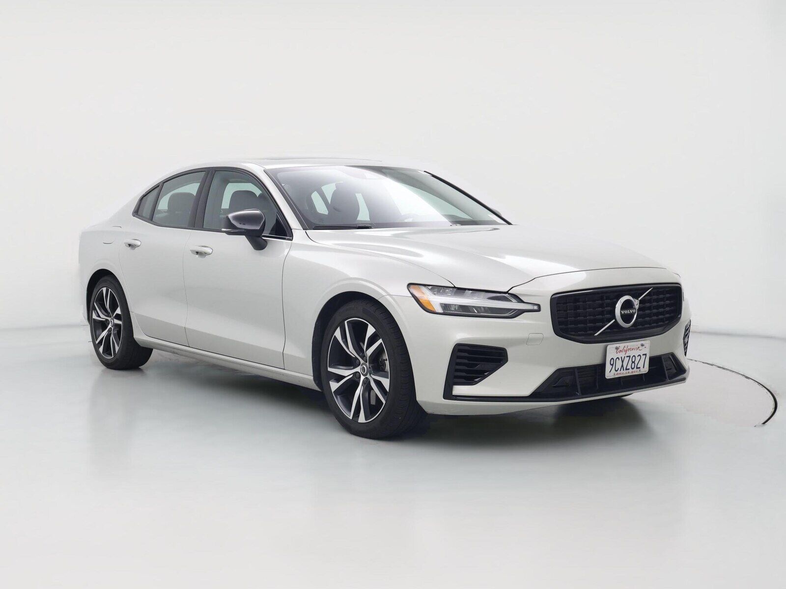 2022 VOLVO S60