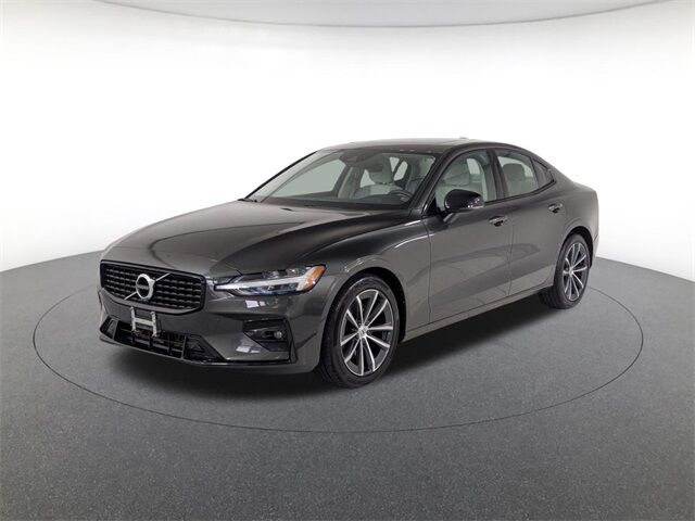 2022 VOLVO S60