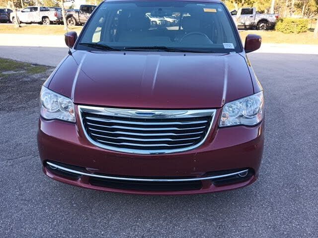 2014 CHRYSLER Town and Country
