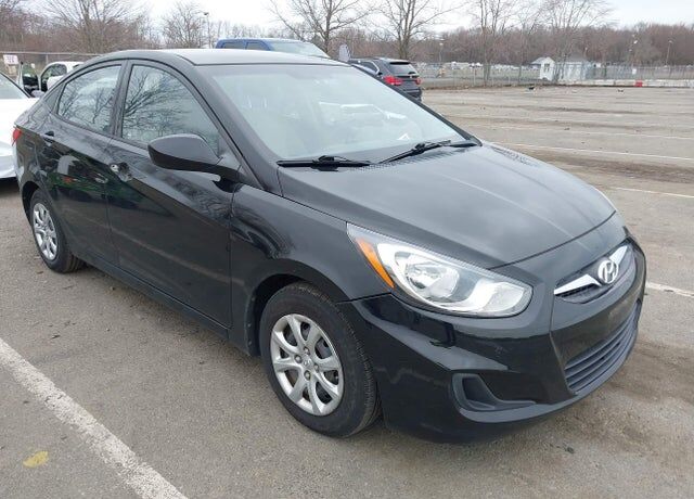 2014 HYUNDAI Accent