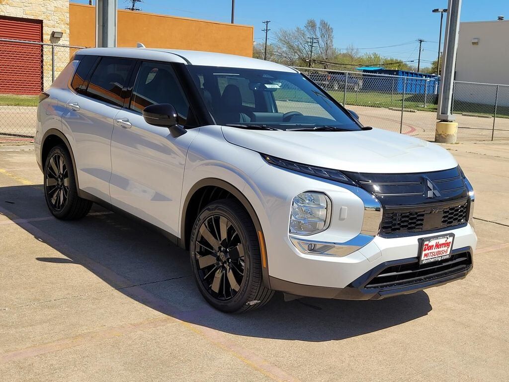 2026 MITSUBISHI Outlander