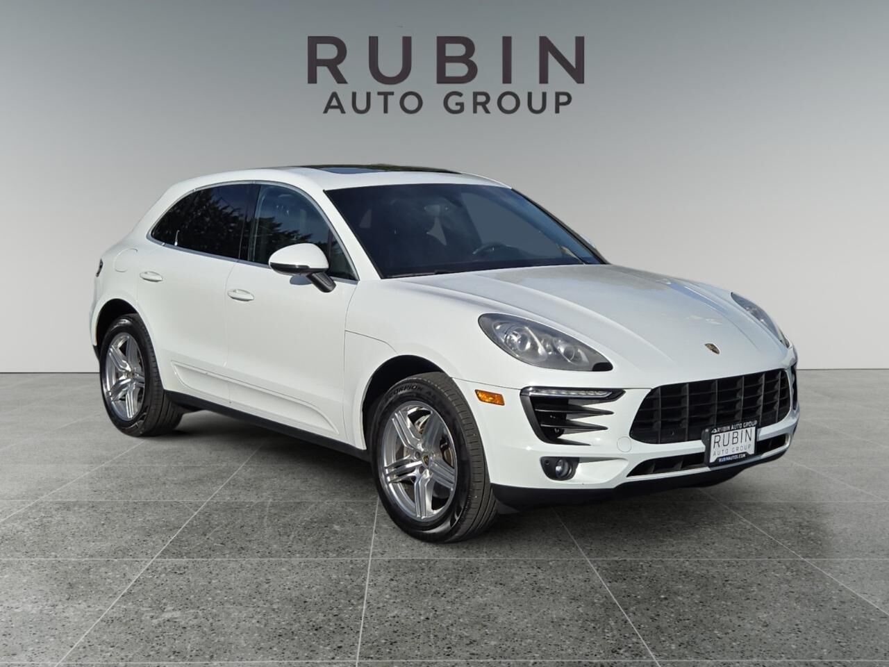 2016 PORSCHE Macan