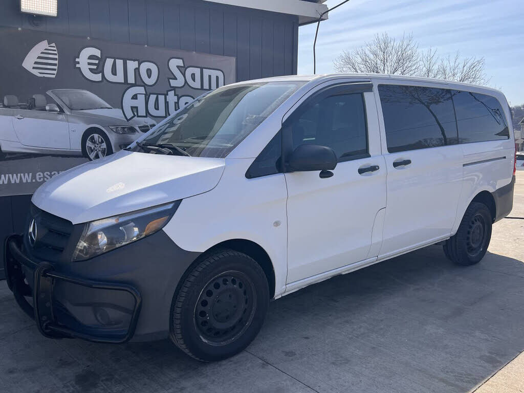 2017 MERCEDES-BENZ METRIS