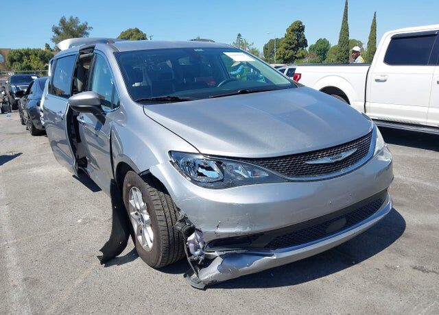 2021 CHRYSLER Voyager