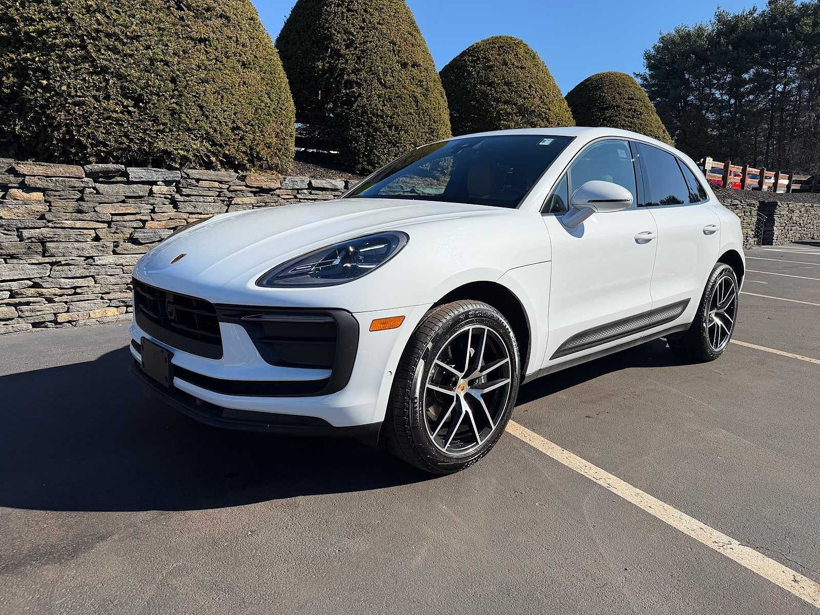 2023 PORSCHE Macan