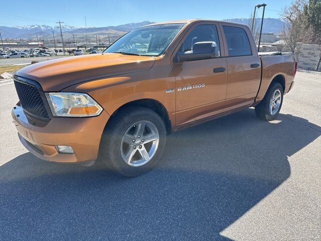 2012 DODGE Ram