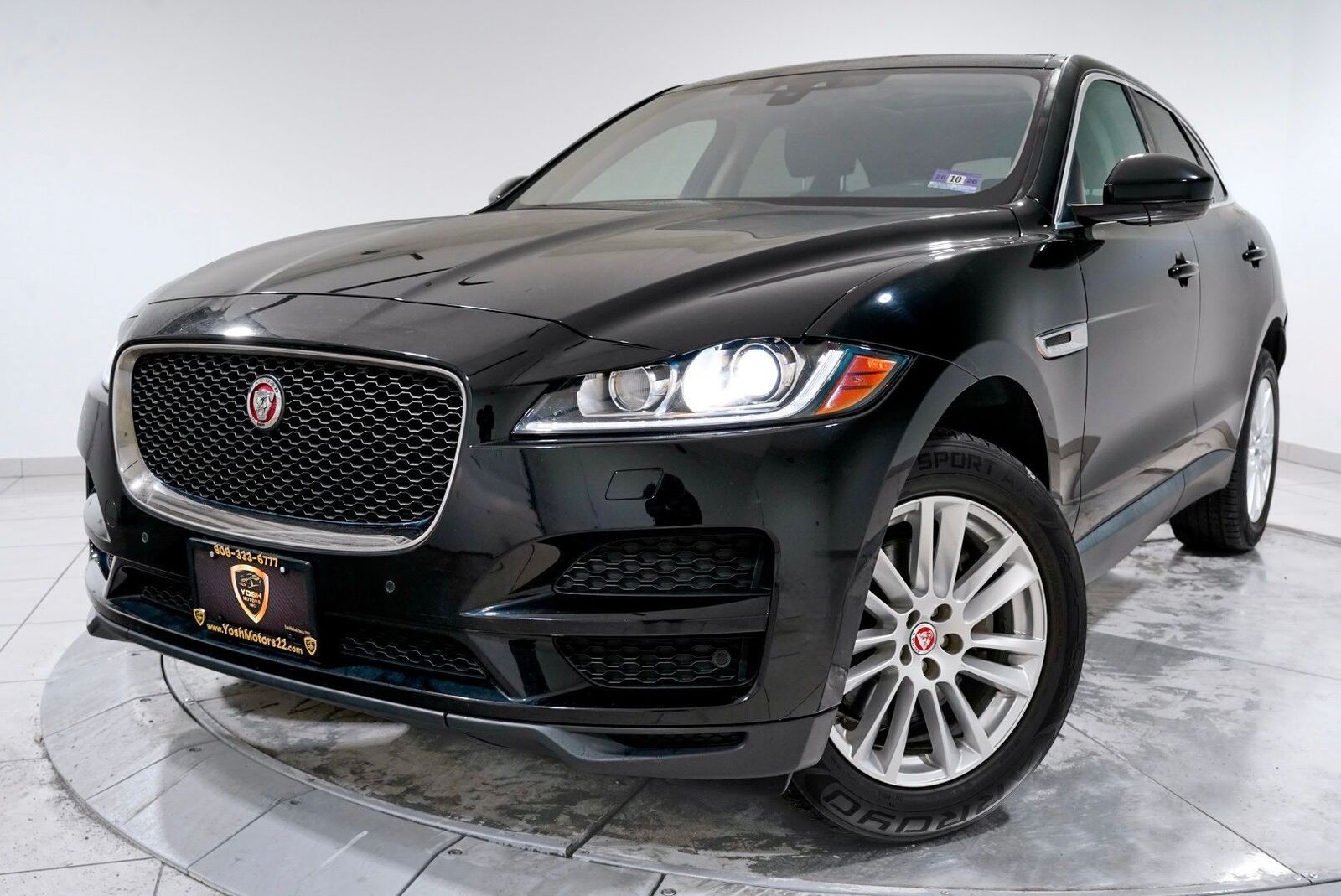 2019 JAGUAR F-Pace