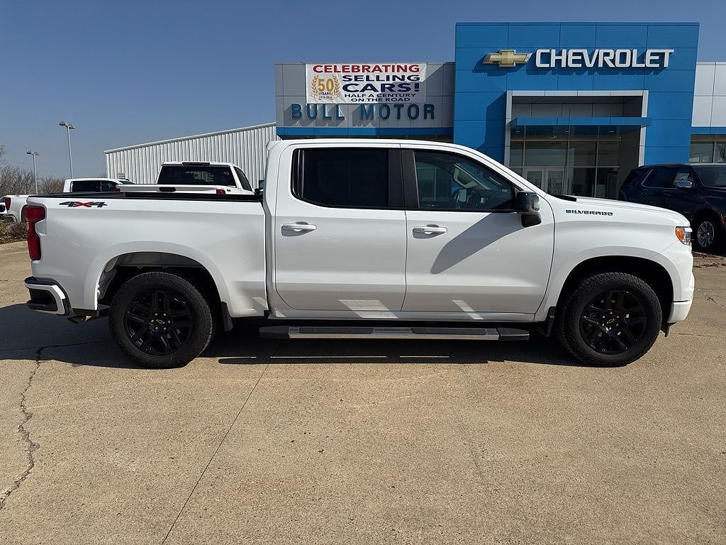 2024 CHEVROLET Silverado