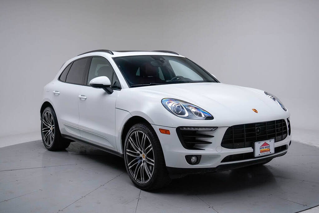 2018 PORSCHE Macan