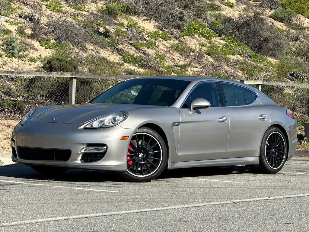 2013 PORSCHE Panamera