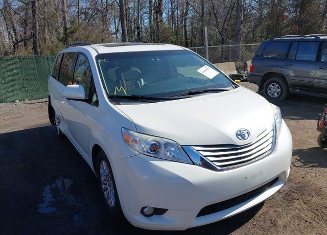 2016 TOYOTA Sienna