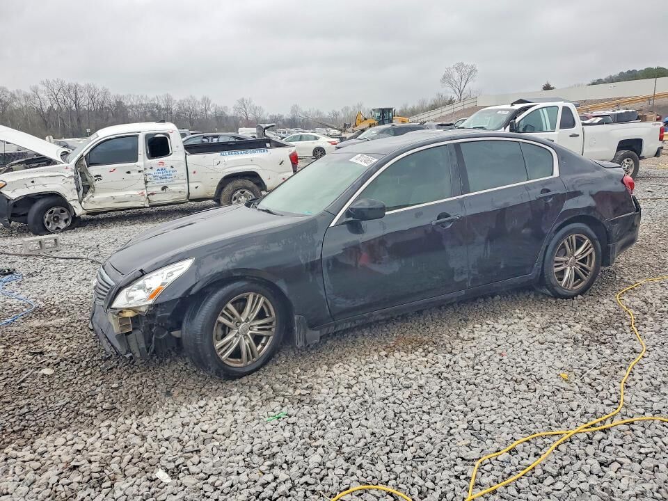 2013 INFINITI G37