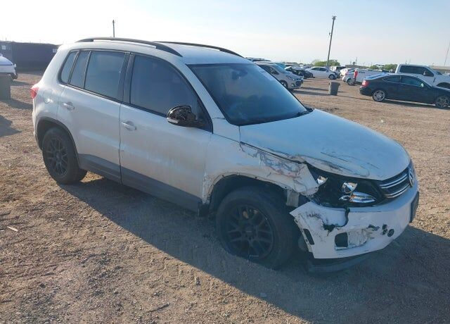 2017 VOLKSWAGEN Tiguan