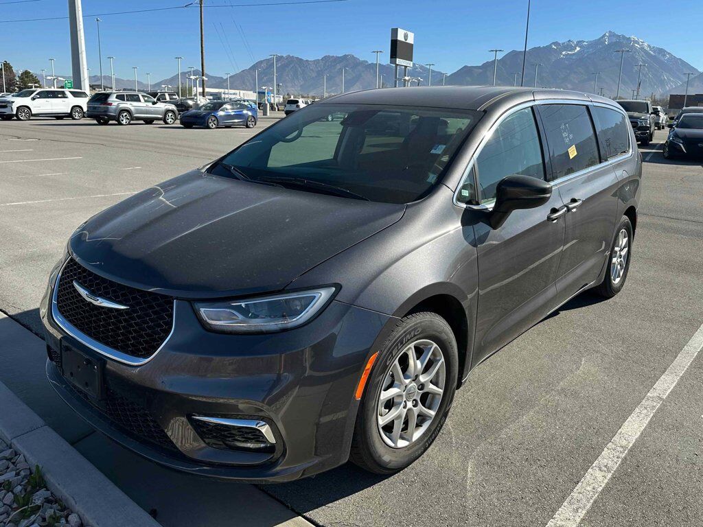 2023 CHRYSLER Pacifica