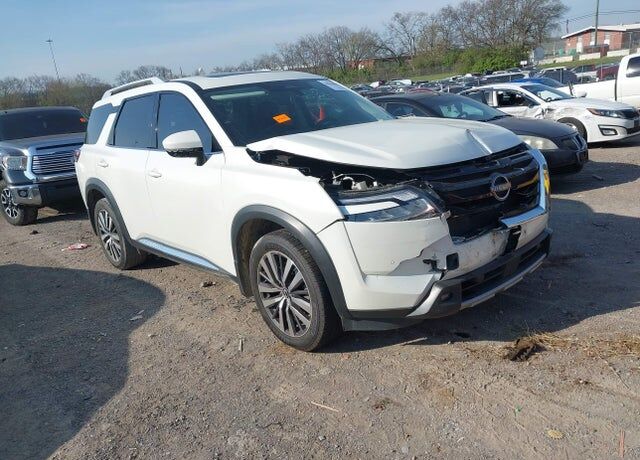 2022 NISSAN Pathfinder