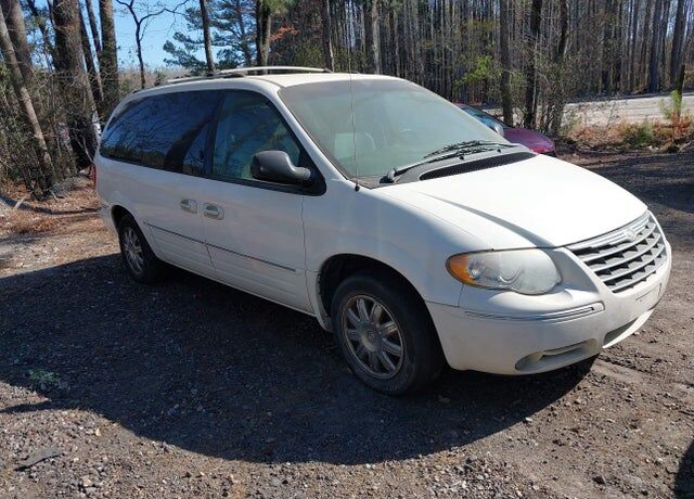 2005 CHRYSLER Town and Country