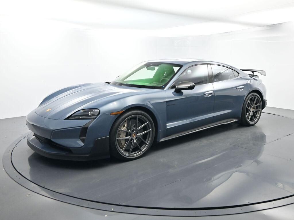 2025 PORSCHE Taycan