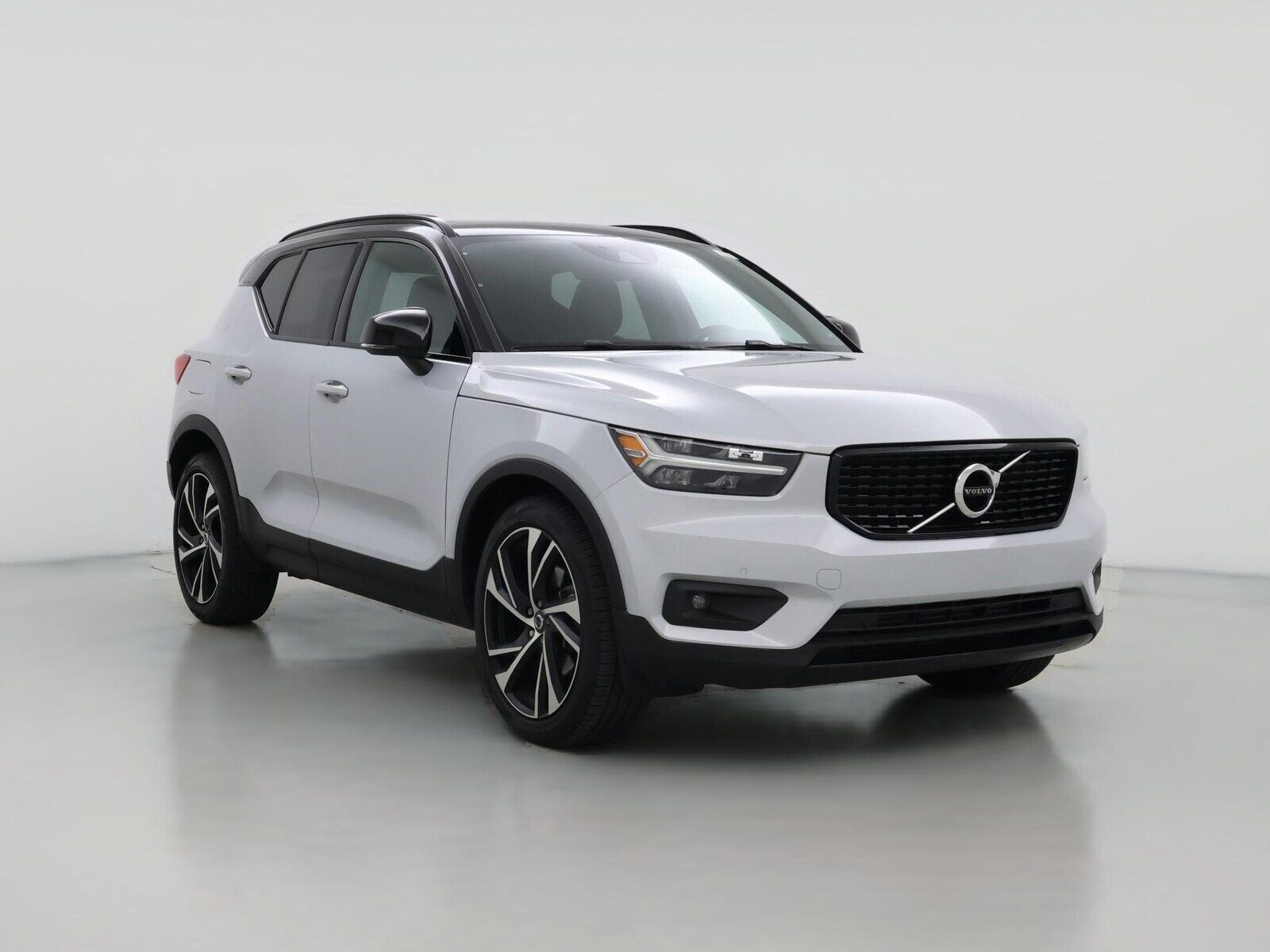 2020 VOLVO XC40