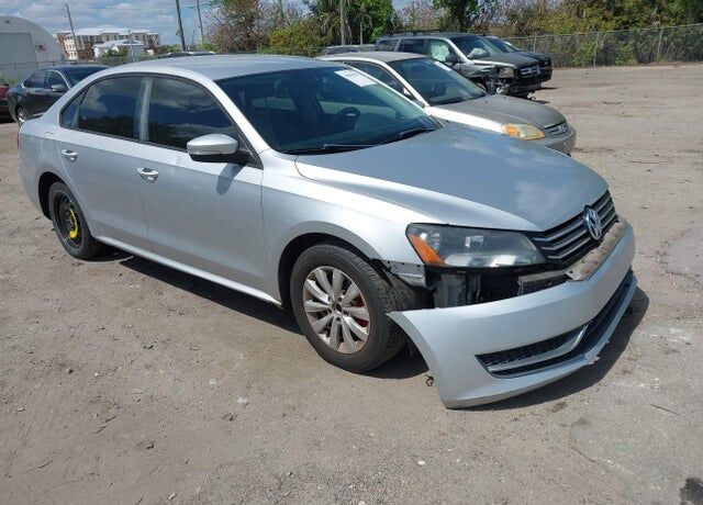 2014 VOLKSWAGEN Passat