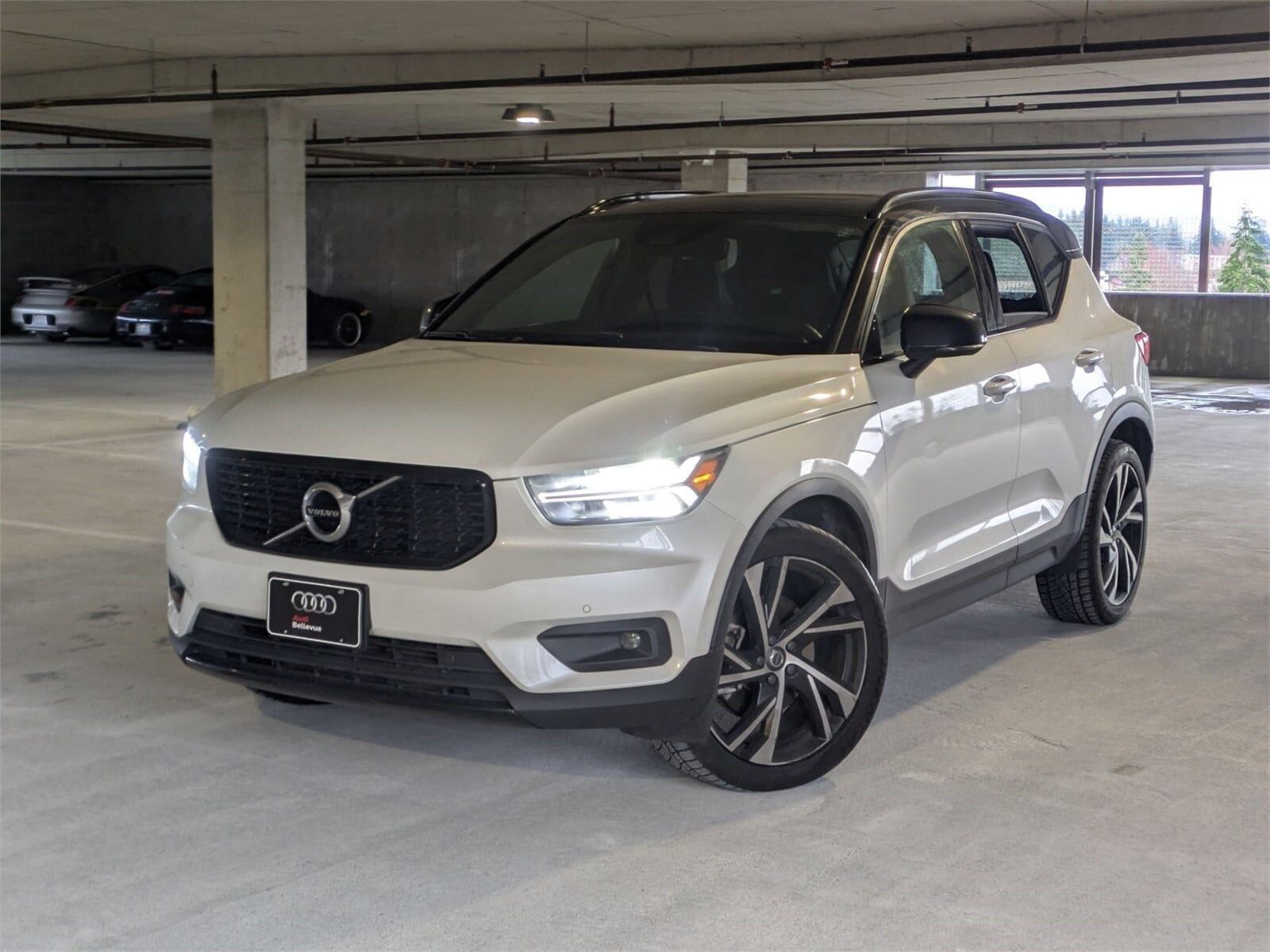2021 VOLVO XC40