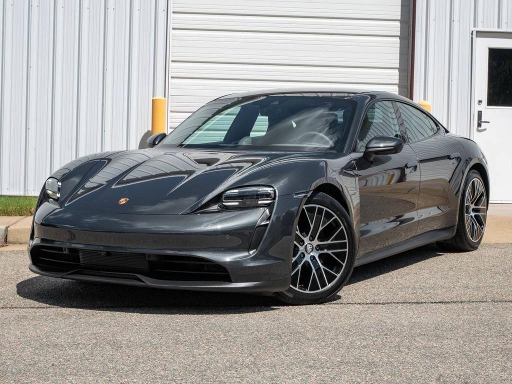 2022 PORSCHE Taycan
