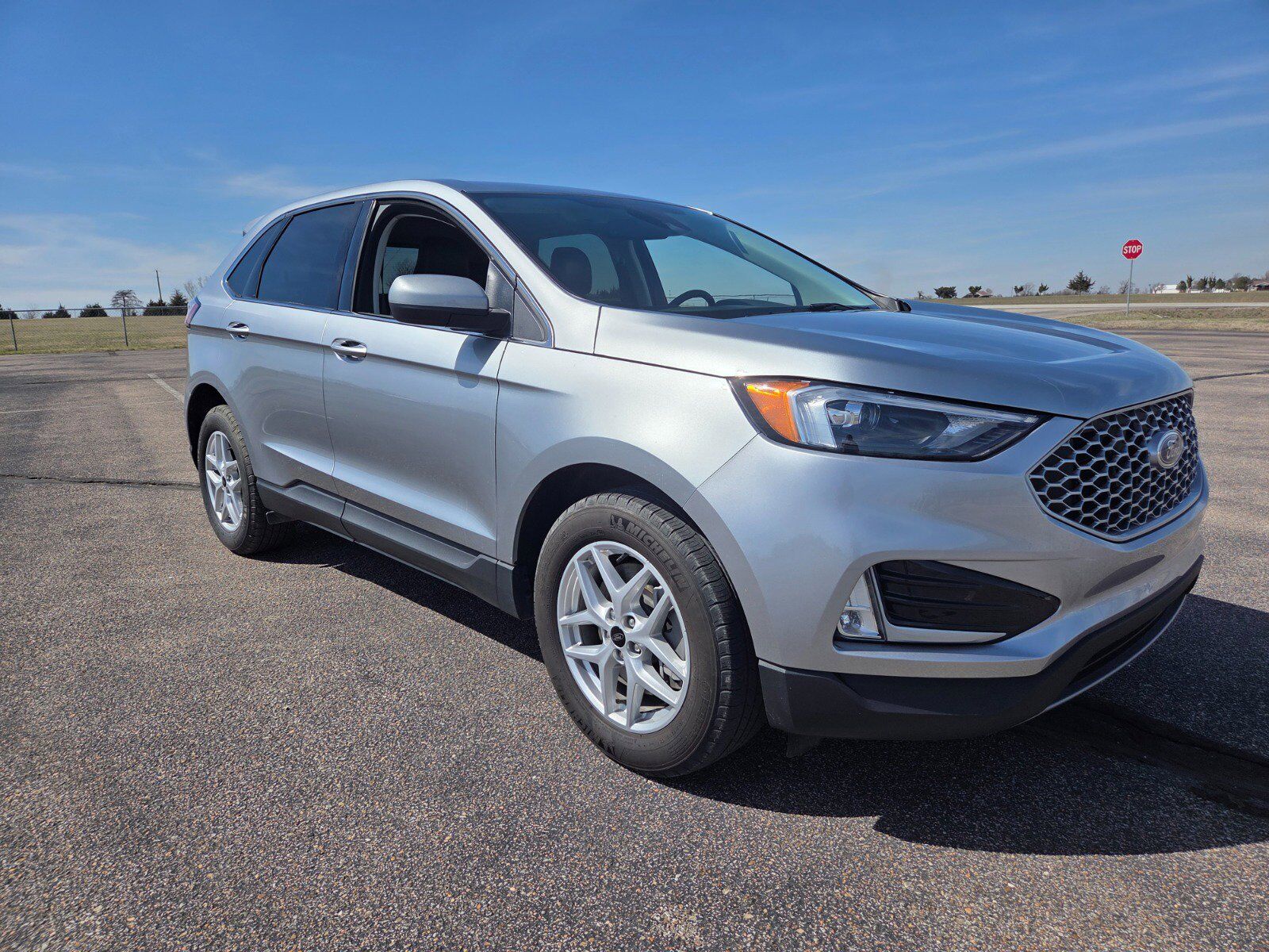 2024 FORD Edge