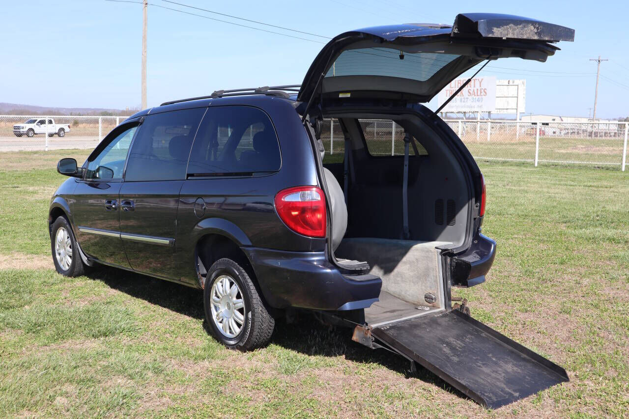 2007 CHRYSLER Town and Country