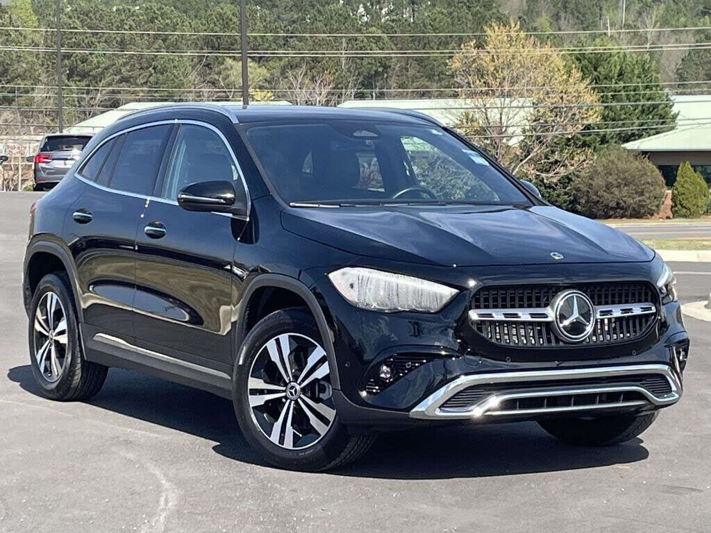 2025 MERCEDES-BENZ GLA-Class