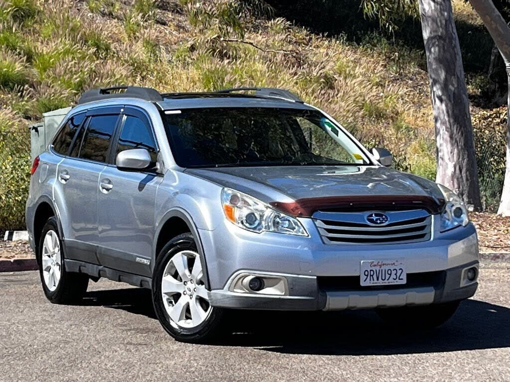 2012 SUBARU Outback