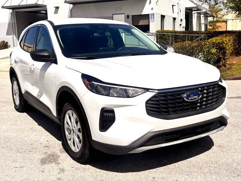 2024 FORD Escape