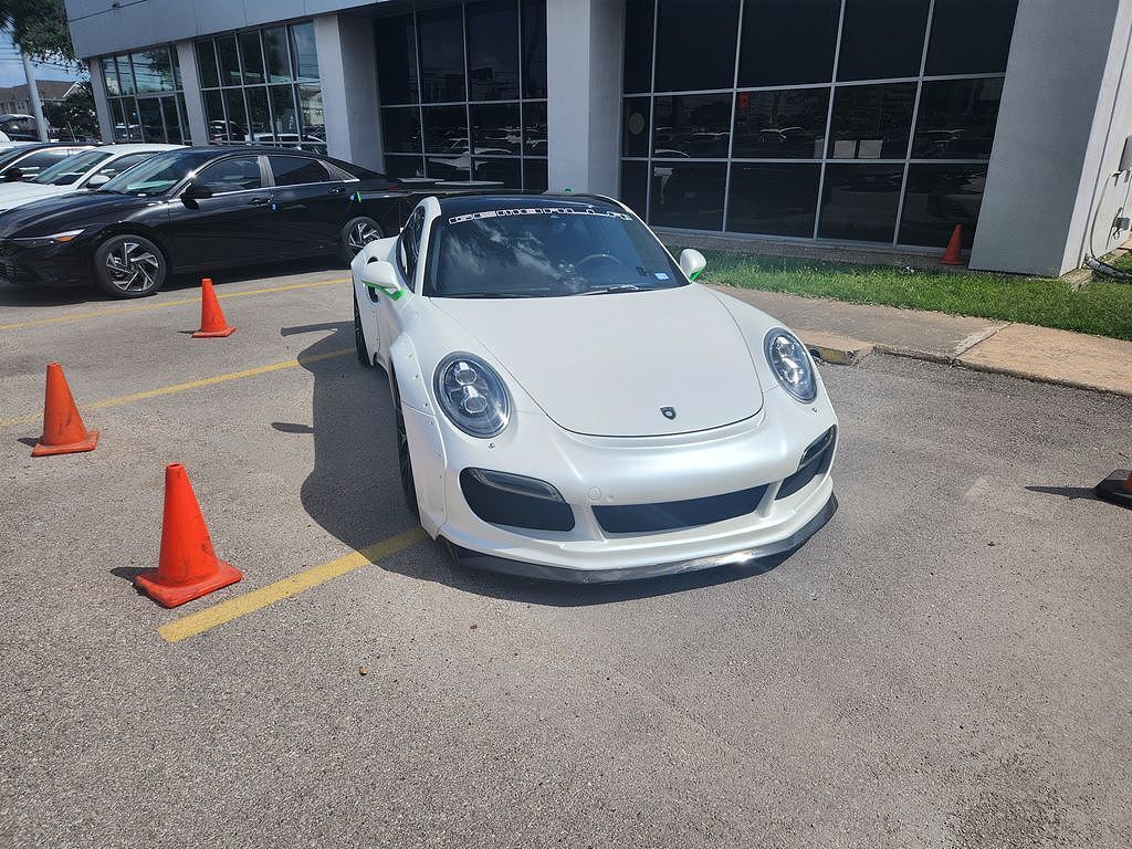 2015 PORSCHE 911
