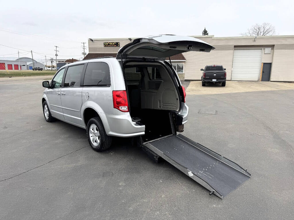 2011 DODGE Grand Caravan