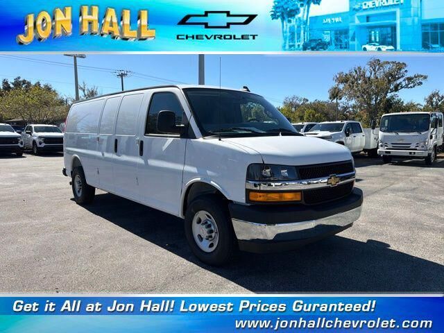 2025 CHEVROLET Express