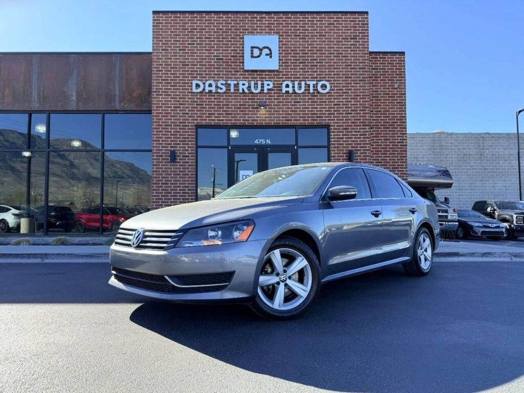 2013 VOLKSWAGEN Passat