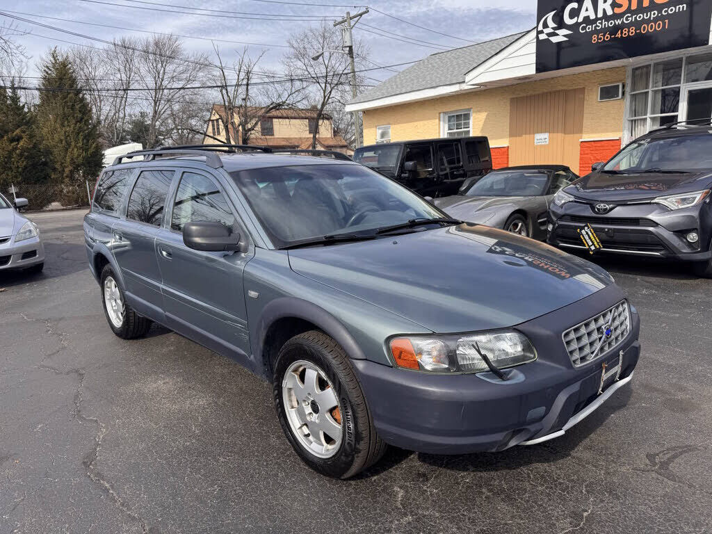 2003 VOLVO V70
