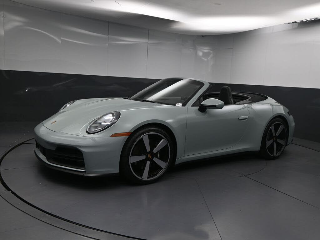 2025 PORSCHE 911
