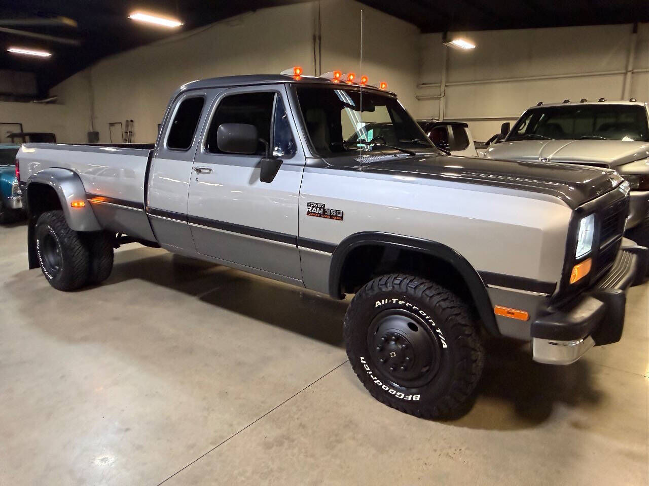1993 DODGE W-Series
