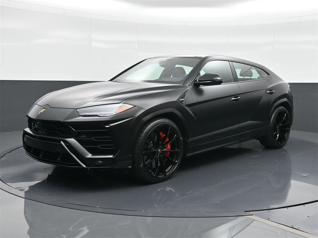 2022 LAMBORGHINI URUS