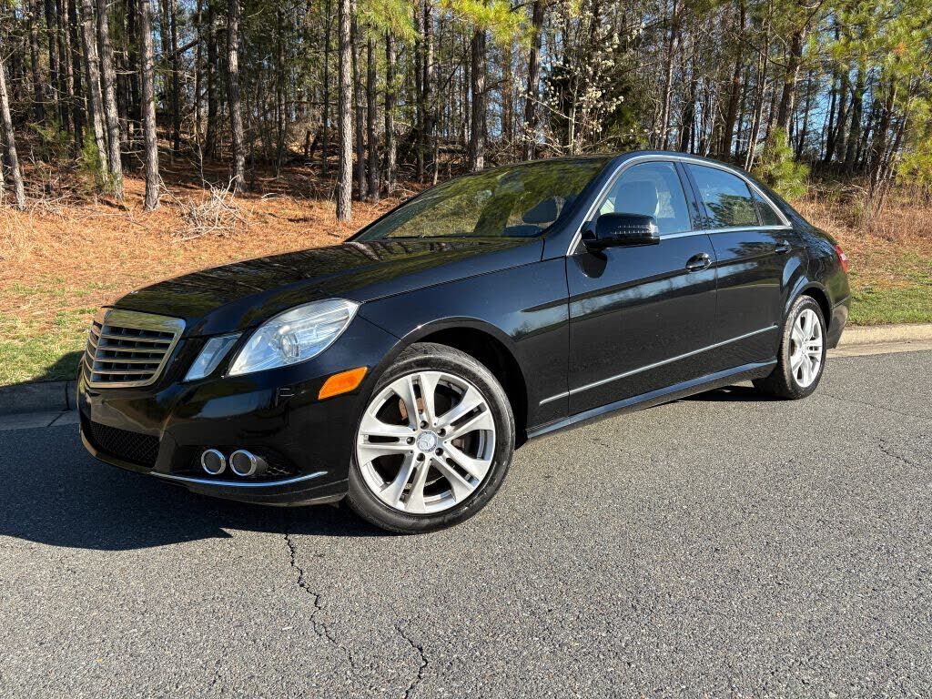 2011 MERCEDES-BENZ E-Class