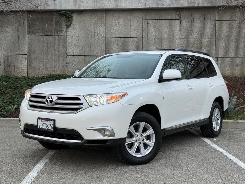 2011 TOYOTA Highlander