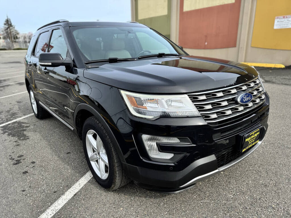 2017 FORD Explorer